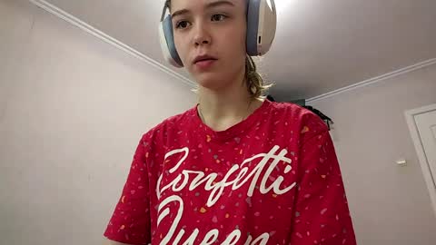 Linet online show from April 8, 9:12 am