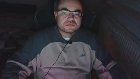 latexboy893 online show from January 6, 4:11 pm