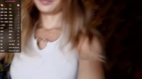 Amelia online show from October 31, 3:45 pm