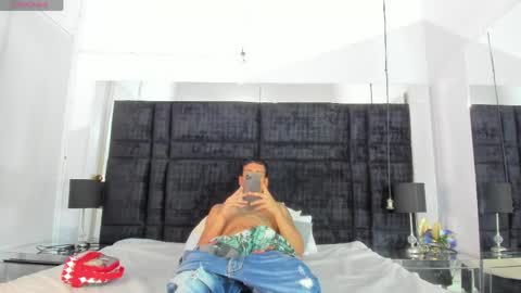 Johana y Santiago online show from May 9, 5:24 am