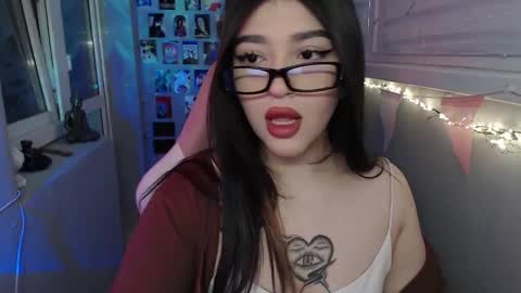 miiiiiiaaaa online show from March 5, 11:06 am