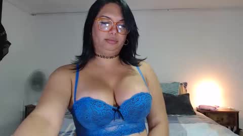 FLOR SALVAJE online show from November 9, 1:31 am