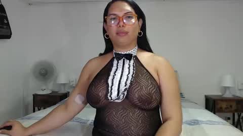 FLOR SALVAJE online show from January 19, 3:38 am