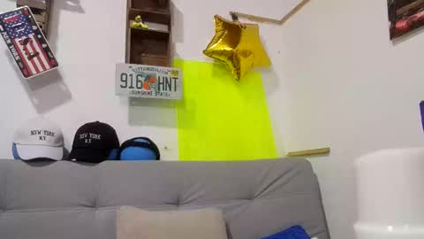 latinmartin254 online show from October 18, 2:05 am