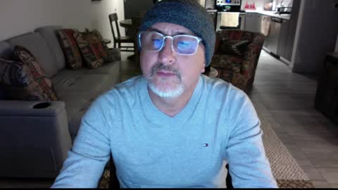 QS - INDEPENDENT MODEL online show from February 24, 3:55 am