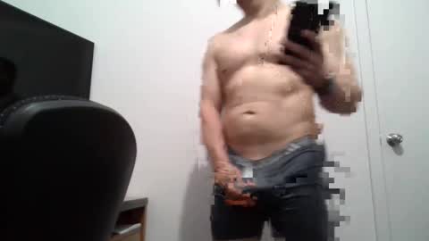 latinohot121 online show from April 6, 7:31 am