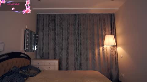 latriciaswierenga online show from November 30, 6:31 am