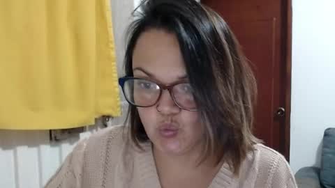 Laura online show from July 2, 11:09 pm