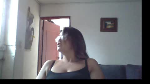 Laura online show from May 25, 1:39 pm