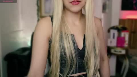 laujgray online show from April 27, 2:53 am