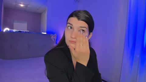 Laura online show from May 15, 5:05 am