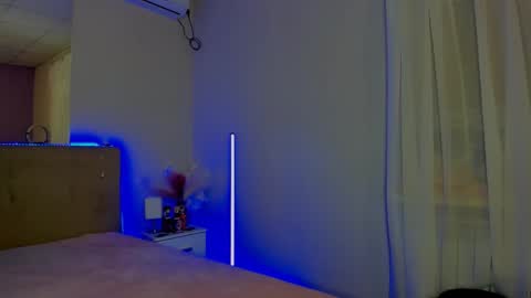 Laura online show from November 17, 6:16 am