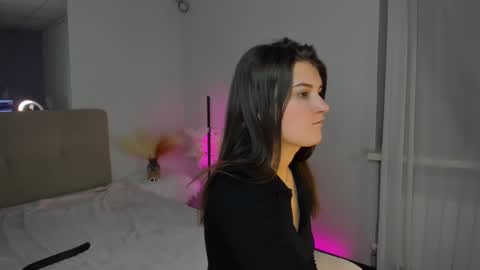 Laura online show from March 3, 10:17 am