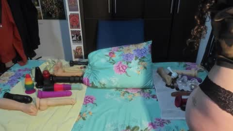  Wen  online show from February 9, 6:43 pm