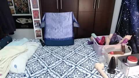 Snapshot of laura_anal_ chatting on October 7, 10:06 pm Wen online show from October 7, 10:06 pm