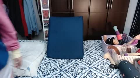 Snapshot of laura_anal_ chatting on September 30, 9:58 pm Wen online show from September 30, 9:58 pm