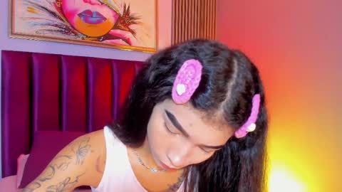 Laura online show from November 27, 1:19 pm