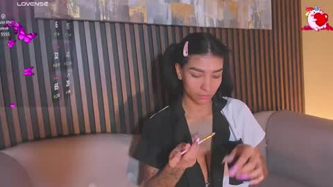 Laura online show from October 8, 1:06 pm