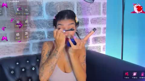 Laura online show from October 12, 1:37 pm