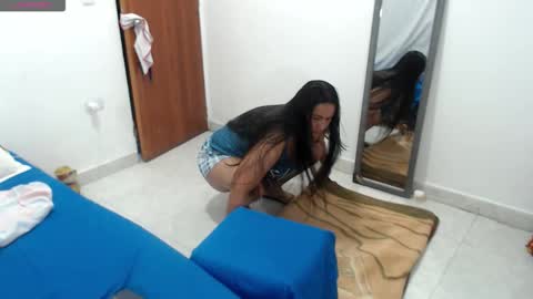 laura_foxx2379 online show from June 4, 1:22 am