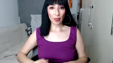Snapshot of laura_pervert_ chatting on September 23, 11:33 pm Laura online show from September 23, 11:33 pm