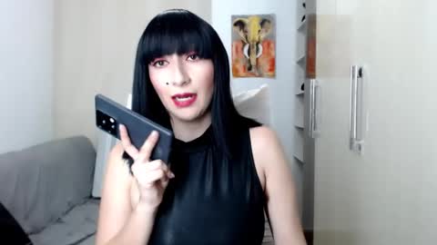Snapshot of laura_pervert_ chatting on February 11, 10:07 pm Laura online show from February 11, 10:07 pm