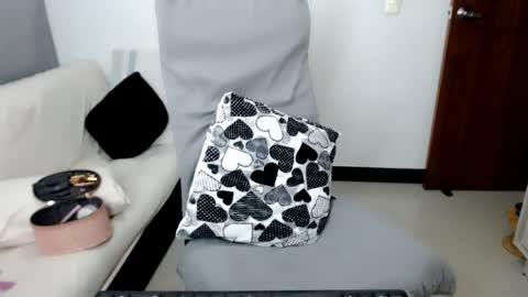 Laura online show from May 14, 11:14 pm
