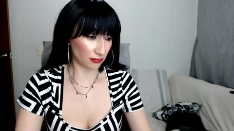 Laura online show from March 26, 11:43 pm