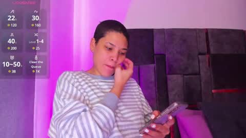 Snapshot of laura_r23 chatting on February 10, 12:29 pm Laura Rose online show from February 10, 12:29 pm
