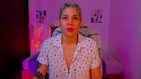 Snapshot of laura_r23 chatting on October 13, 6:10 pm Laura Rose online show from October 13, 6:10 pm