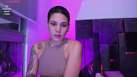Snapshot of laura_r23 chatting on February 4, 3:11 am Laura Rose online show from February 4, 3:11 am