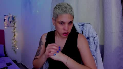 Snapshot of laura_r23 chatting on September 29, 2:21 am Laura Rose online show from September 29, 2:21 am