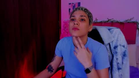 Snapshot of laura_r23 chatting on October 20, 6:35 pm Laura Rose online show from October 20, 6:35 pm