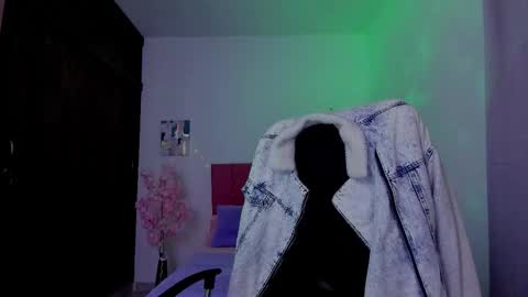 Snapshot of laura_r23 chatting on September 26, 11:40 am Laura Rose online show from September 26, 11:40 am
