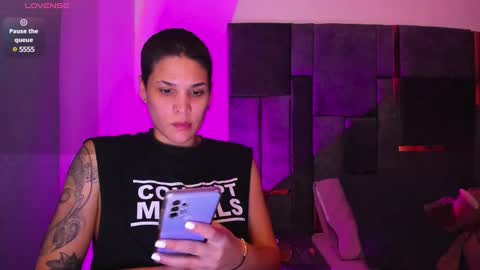 Snapshot of laura_r23 chatting on February 11, 10:50 pm Laura Rose online show from February 11, 10:50 pm