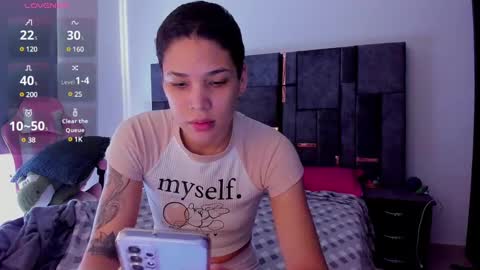 Snapshot of laura_r23 chatting on February 26, 3:54 pm Laura Rose online show from February 26, 3:54 pm