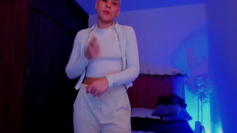 Laura Rose online show from January 7, 6:13 pm