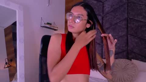 Snapshot of lauraagomezz__ chatting on October 9, 8:25 pm lauraagomezz__ online show from October 9, 8:25 pm