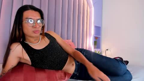 Snapshot of lauraagomezz__ chatting on October 7, 7:43 pm lauraagomezz__ online show from October 7, 7:43 pm