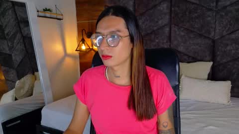 Snapshot of lauraagomezz__ chatting on September 26, 9:23 pm lauraagomezz__ online show from September 26, 9:23 pm