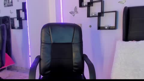 Laura Blue online show from February 7, 1:58 am