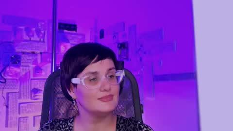 lauradavidsons online show from November 7, 6:32 pm