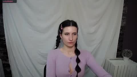 Snapshot of lauradre_ chatting on February 20, 2:24 pm Laura online show from February 20, 2:24 pm