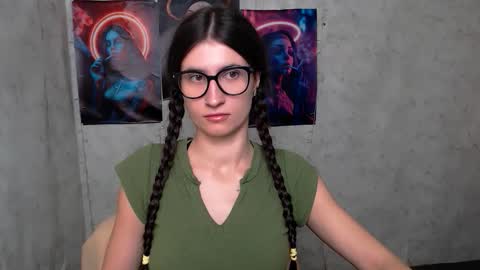 Snapshot of lauradre_ chatting on October 18, 7:56 am Laura online show from October 18, 7:56 am
