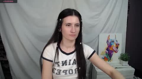 Snapshot of lauradre_ chatting on March 9, 12:42 pm Laura online show from March 9, 12:42 pm