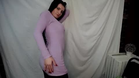 Snapshot of lauradre_ chatting on February 13, 11:17 am Laura online show from February 13, 11:17 am