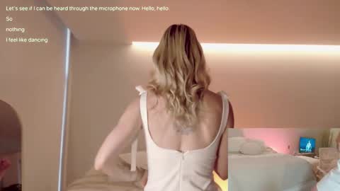 Laura online show from December 4, 11:04 pm