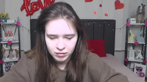 LauraHlot online show from March 10, 6:45 pm