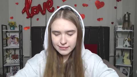 LauraHlot online show from February 1, 8:28 pm