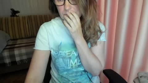 Lauraoven1 online show from April 29, 8:08 am